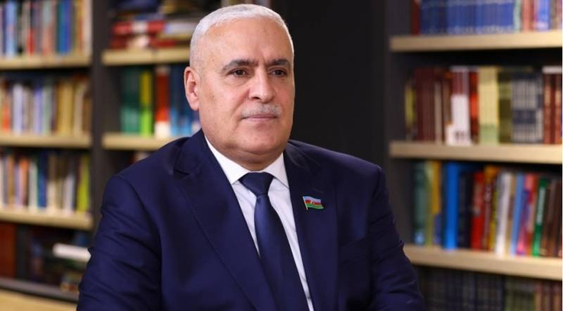 Milli qürurumuz, kimliyimiz olan üçrəngli Bayrağımız - Vüqar Rəhimzadə