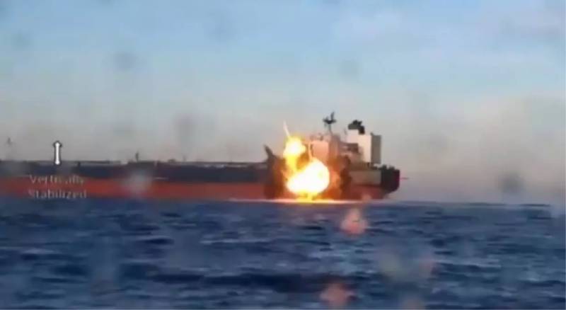 Qara Dənizdə "KAIROS" və "VIRAT" Tankerlərinə Hücum: Ukrayna Xüsusi Əməliyyatının Görüntüləri