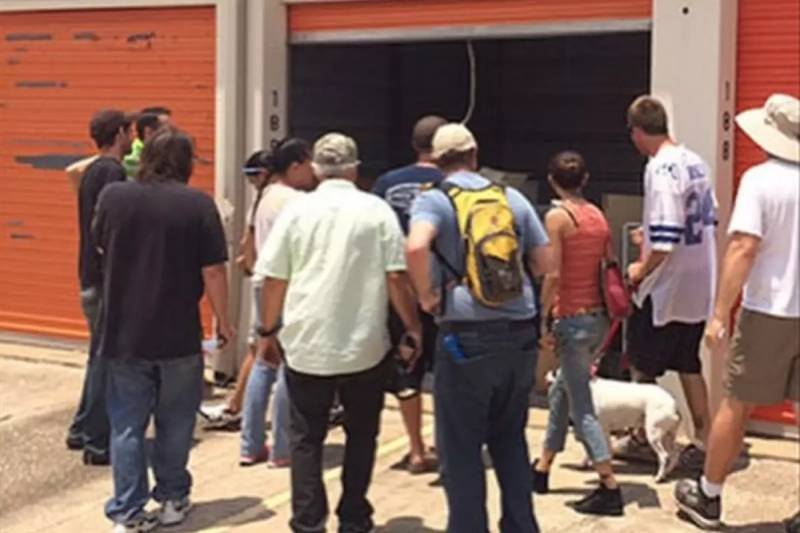 500 Dollarlıq Anbardan 7.5 Milyon Dollarlıq Nağd Pul Çıxdı: Alıcının Qeyri-adi Qazancı