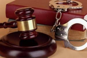 İnternetdə qumar oyunu təşkil edən mütəşəkkil dəstənin cinayət işi məhkəməyə göndərilib