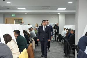 Notariat fəaliyyəti ilə məşğul olmaq istəyənlər üçün test imtahanı keçirilib