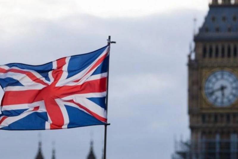 Britaniya Suriya Prezidentinə qarşı sanksiyaları ləğv edib