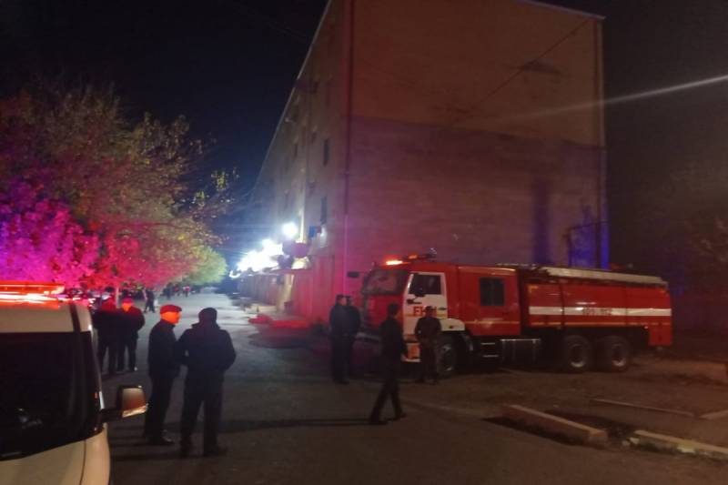 Goranboyda döşəməsi çökən bina söküləcək