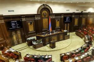 Ermənistanda müxalif bloqerlər iki ay müddətinə həbs edilib