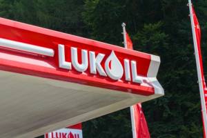 KİV: Finlandiyada "LUKOİL"in operatorunun 430 YDM-i mərhələli şəkildə bağlanacaq