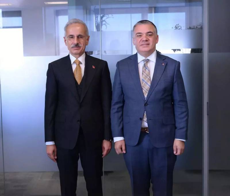 Nəqliyyat naziri Uraloğlu Londonda Maltalı həmkarı ilə əməkdaşlığı gücləndirməyi müzakirə etdi Xəbər şəkili