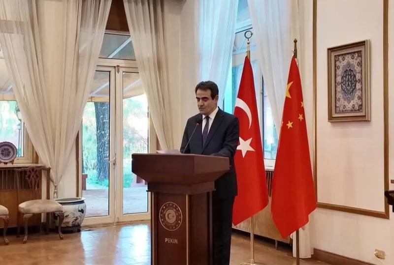 Türkiyənin Pekin Səfiri Çindən Viza Prosedurlarının Sadələşdirilməsini İstəyir