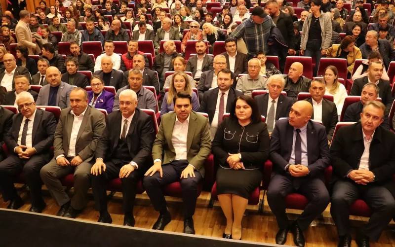 Bolqarıstanda Naim Süleymanoğlunun Anım Mərasimi Keçirilib: "Cib Hərkülü"nün Xatirəsinə Həsr Olunmuş Hissiyyatlı Tədbir