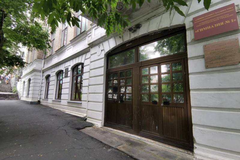 Rusiyada şagird məktəbdə atəş açıb, yaralananlar var