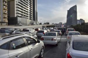 Bakının bir sıra yollarında sıxlıq var - SİYAHI Xəbər şəkili