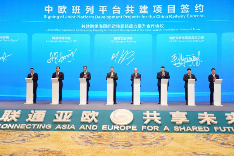 ADY-nin nümayəndə heyəti Çində beynəlxalq forumda iştirak edib