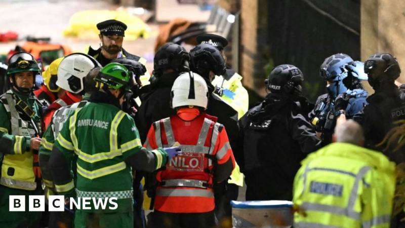 Doncaster-London qatarında kütləvi bıçaqlanma: 11 nəfər yaralandı, 2 nəfərin vəziyyəti ağırdır