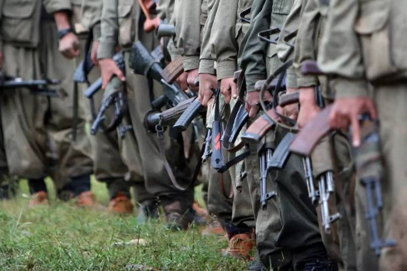 PKK terrorçuları Suriya Demokratik Qüvvələrinə (SDQ) keçir: MİT siyahıları ələ keçirdi, Ankara "qırmızı xətt" çəkdi Xəbər şəkili