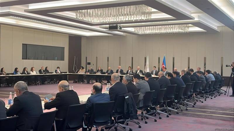 “Qərbi Azərbaycana qayıdış” mövzusunda ictimai müzakirə təşkil edilib (YENİLƏNİB)