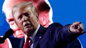 Tramp bu ölkədən olan miqrantları müvəqqəti yaşayış hüququndan məhrum etdi Xəbər şəkili