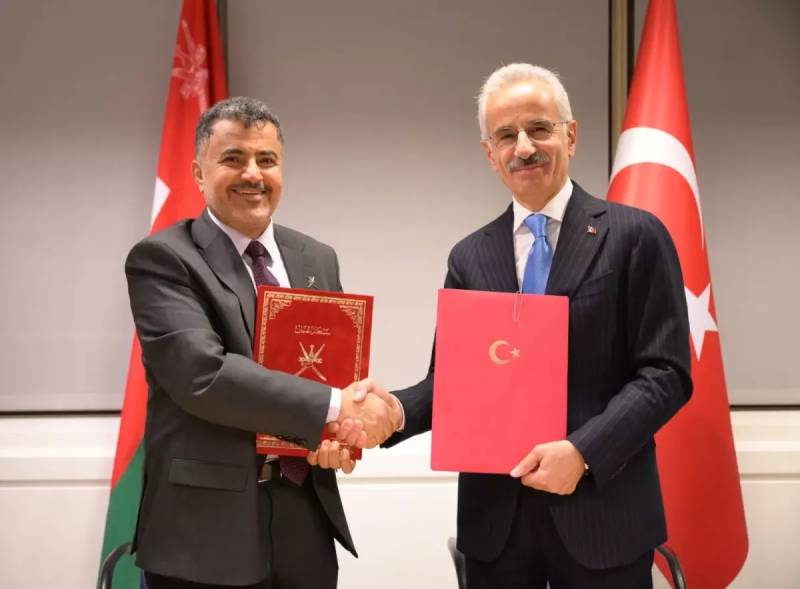 Türkiyə və Oman Arasında Dənizçilikdə Geniş Əməkdaşlıq Müqavilələri İmzalandı: Avropaya Yük Daşınması Güclənir Xəbər şəkili