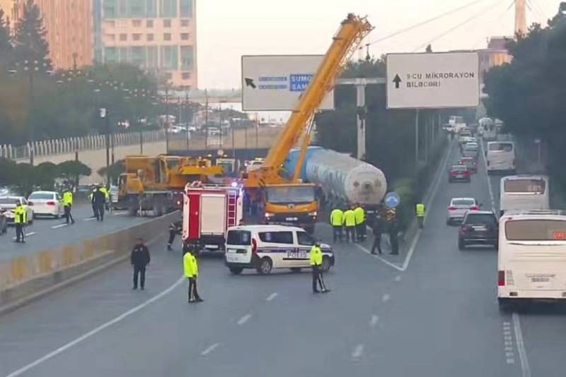 Bakıda yol qəzası olub, nəqliyyatın hərəkətinə məhdudiyyət tətbiq edilib