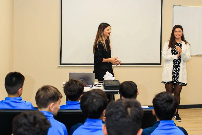 "Sabah"ın akademiyasında uşaq hüquqlarının qorunması mövzusunda seminar keçirilib