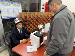 Qırğızıstanda növbədənkənar parlament seçkilərində səsvermə başa çatıb