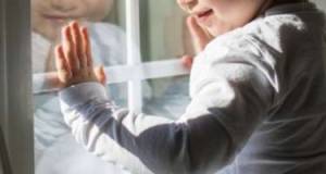 Bakıda uşaq pəncərədən yıxıldı Xəbər şəkili