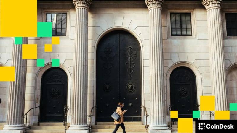 İngiltərə Bankı Açıqladı: Stablekoin Qaydaları ABŞ İlə Eyni Vaxtda Qüvvəyə Minəcək