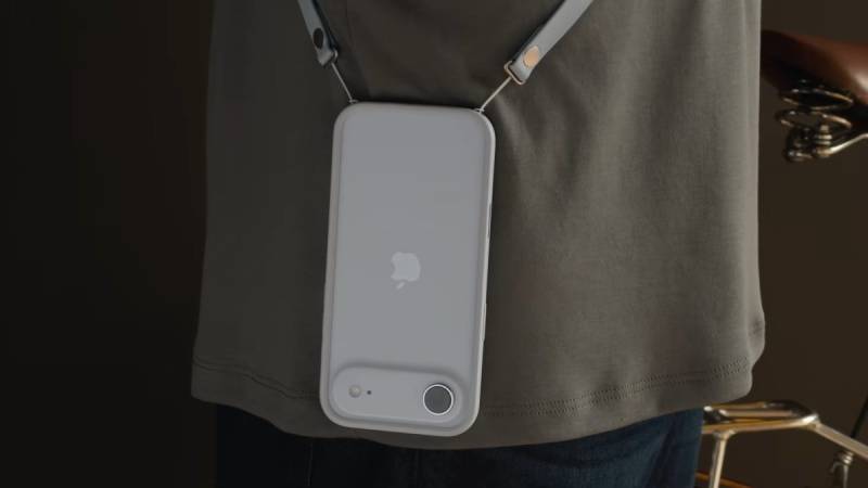 Apple Çapraz Çiyin Kəməri (Crossbody Strap) Sınağı: Rahatdır, Ancaq Çıxarılanda Estetika Pozulur