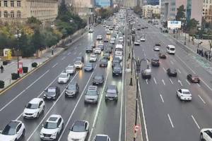 Bakının bəzi yollarında tıxac yaranıb Xəbər şəkili