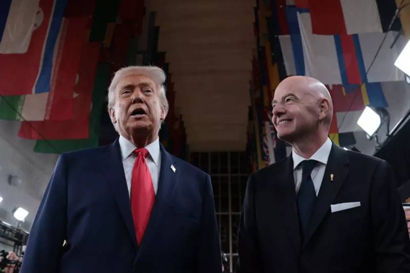 ABŞ Prezidenti Donald Trampa FİFA-nın "Sülh Mükafatı" Təqdim Edildi