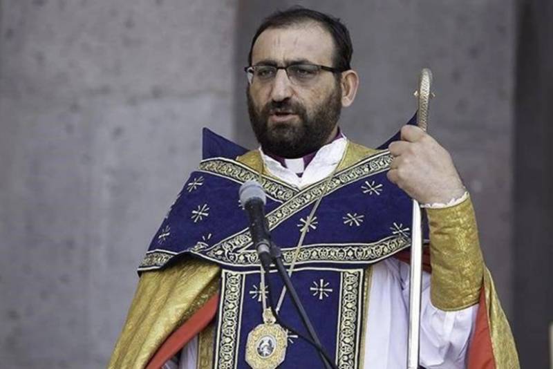 İrəvanda arxiyepiskop Arşak Xaçatryan saxlanılıb