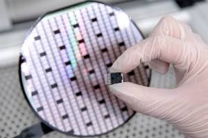 ABŞ Rusiya və Çinə qabaqcıl çiplərin satışını qadağan etmək niyyətindədir Xəbər şəkili