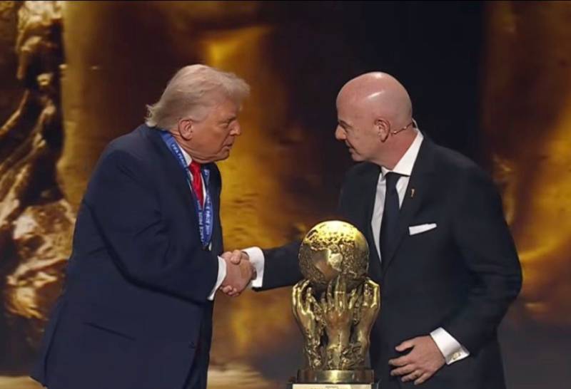ABŞ Prezidenti Donald Tramp FIFA Sülh mükafatı ilə təltif olunub (ƏLAVƏ OLUNUB)