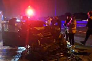 Bakıda avtomobillə "KamAZ" toqquşub, ölən var Xəbər şəkili