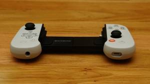 “Backbone Pro” Oyun Kontrollerinin Məhdud Saylı Kith Kolleksiyası: Şəffaf Ağ Dizayn və Qiymət Gözləntisi Xəbər şəkili