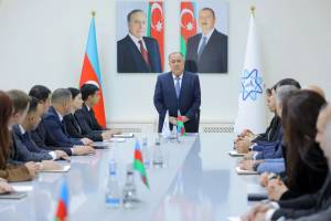 Naxçıvanın yeni səhiyyə nazirinin müavini kollektivə təqdim edilib Xəbər şəkili