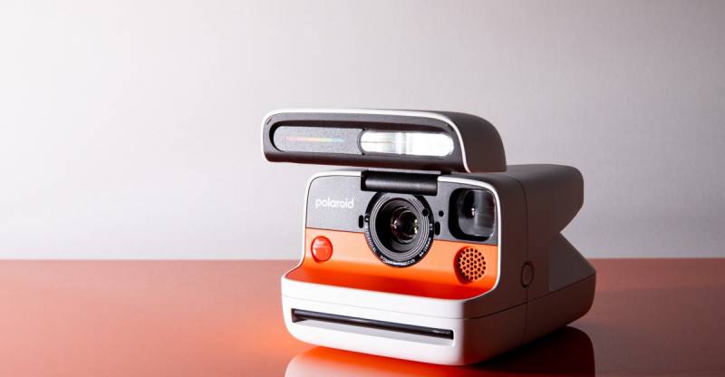 Retro "Polaroid Flip" Anlıq Kamerası Tarixdəki Ən Aşağı Qiymətlə Satışdadır