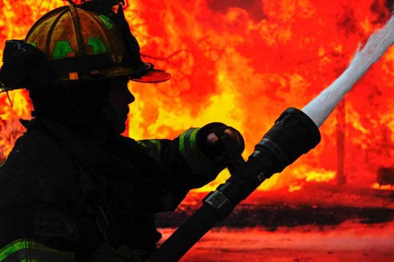 Bakıda yaşayış binasında yanğın baş verib