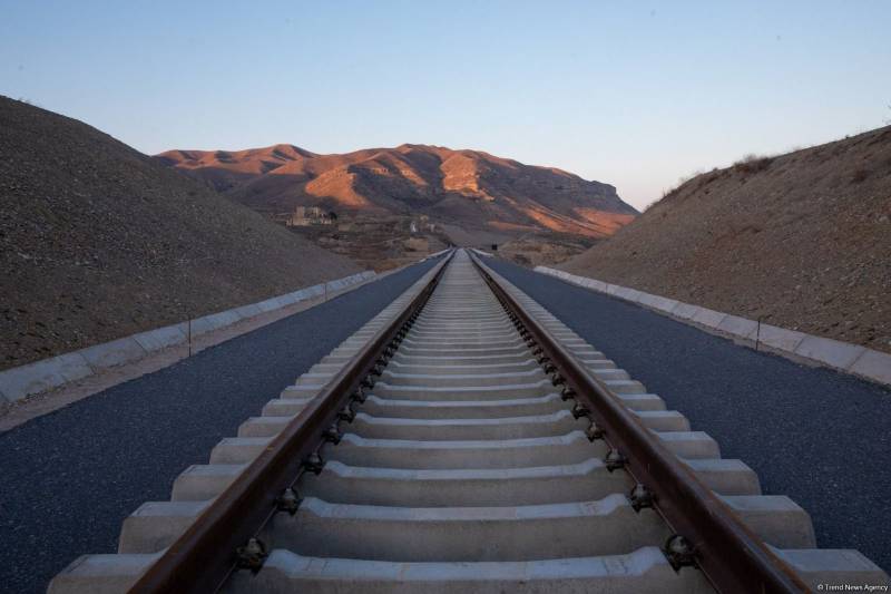 Naxçıvan dəmir yolunun illik yükötürmə qabiliyyəti 15 milyon ton təşkil edəcək - ADY