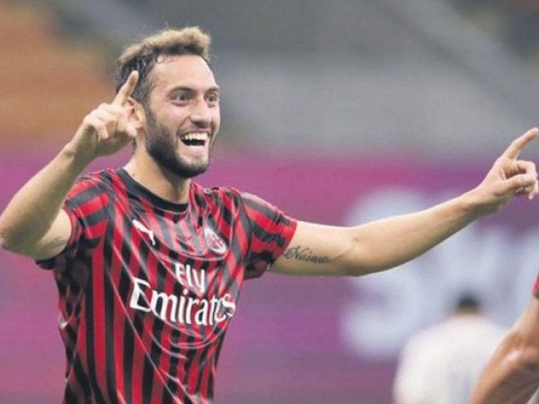 &quot;Milan&quot; &Ccedil;alhanoğlu ilə bağlı qərarını verdi