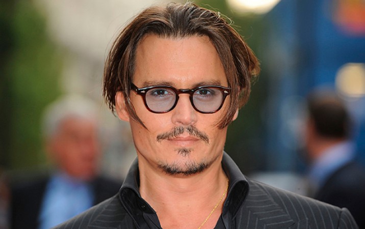 Conni Depp onunla sevgilidir -