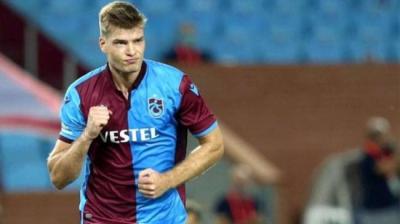 &quot;Trabzonspor&quot;un futbol&ccedil;usu Almaniya klubuna ke&ccedil;di Xəbər şəkili